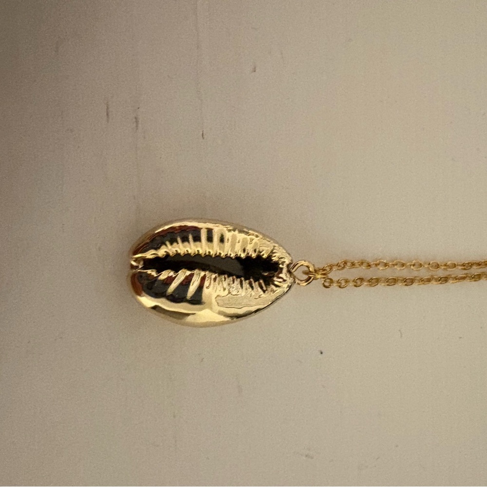 Gold Shell Pendant Necklace
